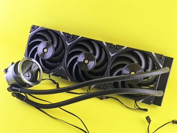 Quels sont les bénéfices des systèmes de refroidissement par heatpipes pour les laptops?
